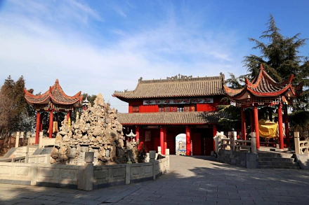 The Bell and Drum Pagodas of Guanghua Temple: The Sacred Rhythm of a Thousand-Year Buddhist Sanctuary