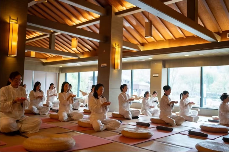 30-Day Meditation Retreat in China | Zen Practice & Buddhist Temple Experience
