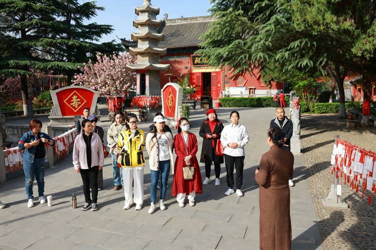 A Day of Mindful Living: Experiencing the Rhythm of a Chinese Temple Stay