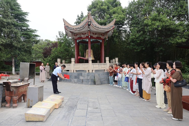 Experience Tranquility: Your Guide to a Chinese Temple Stay