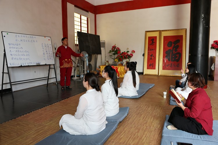 The Role of Silence in Zen Culture: Why Quiet Moments Matter in Modern Life