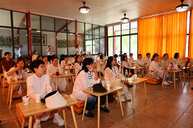 Chinese Philosophy: Exploring Confucianism, Daoism and Chan Buddhist Wisdom