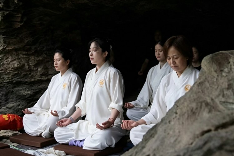 Chinese Fasting Retreat: Traditional Purification, Meditation and Mindful Renewal