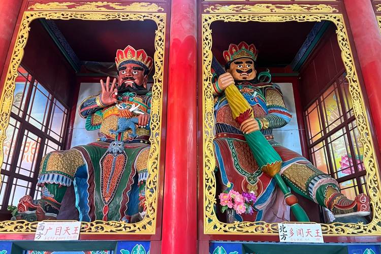 The Spirit of Compassion in Chinese Buddhism: Ancient Wisdom for Modern Life