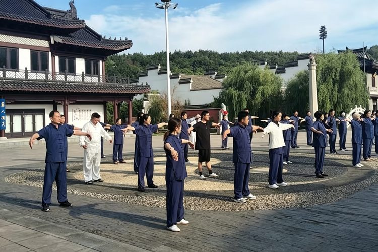 Daoist Journey from Luoyang to Qingcheng and Wudang: A 10-Day Retreat