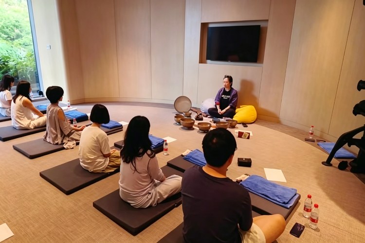 Singing Bowl Meditation in China: Exploring Sound Healing and Mindful Practice