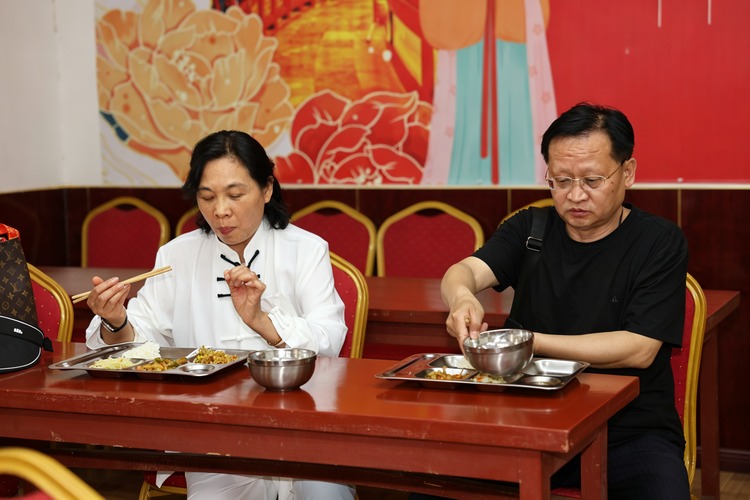 The Wisdom of Mindful Eating: Discovering Balance Through Chinese Temple Cuisine