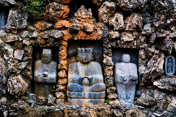 Tangmi Pilgrimage from Luoyang to Xi’an: Tracing the Roots of Esoteric Buddhism